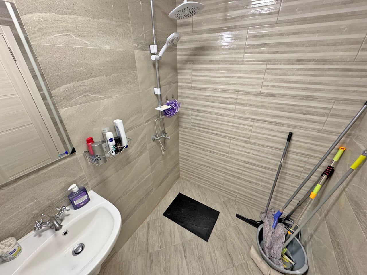 Zařízený apartmán s jednou ložnicí v novém komplexu v Aheloji – klid, zeleň a komfort u moře
