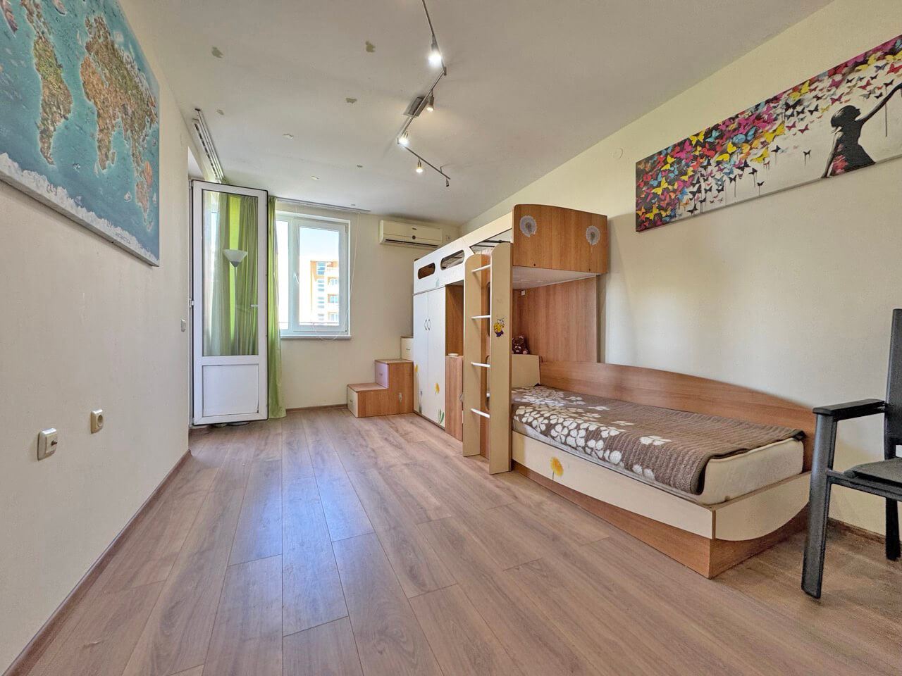Apartmán se dvěma ložnicemi v luxusním komplexu na první linii ve Sveti Vlas