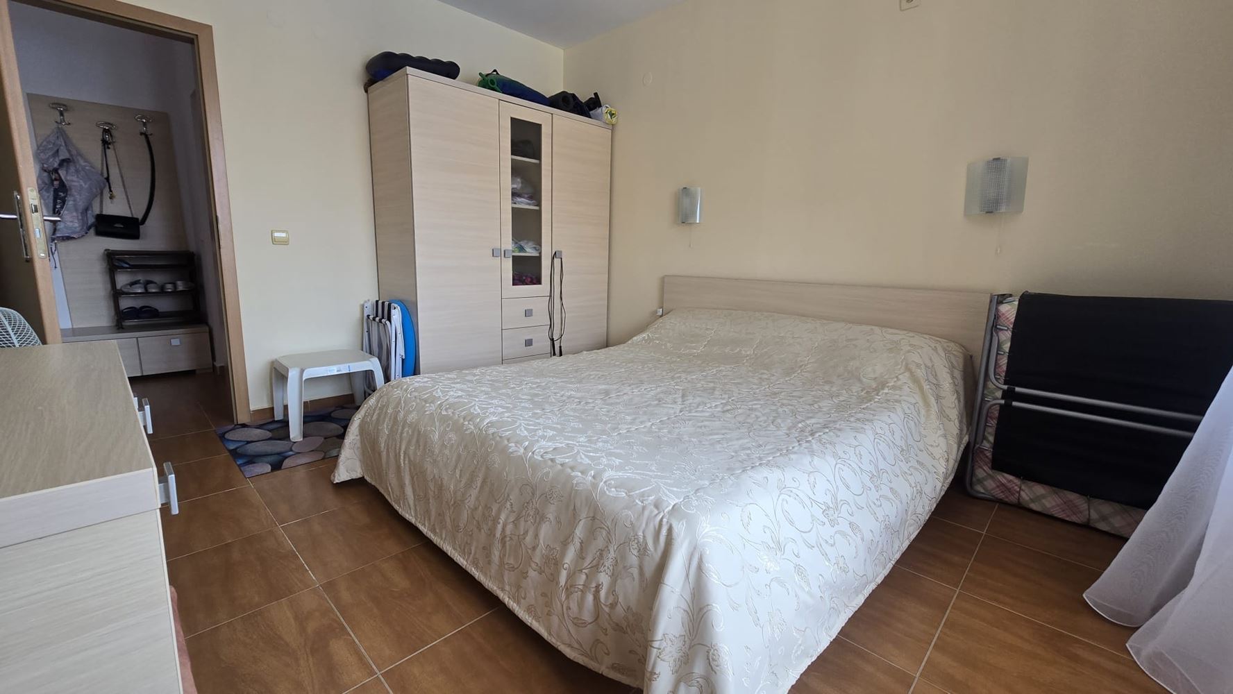 Dvoupokojový apartmán s výhledem na bazén v Svatém Vlasu – jen pár metrů od moře