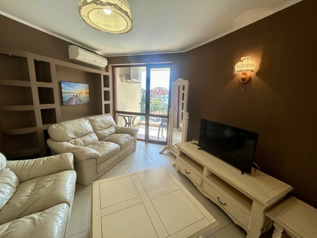 Prostorný apartmán se dvěma ložnicemi v Nesebaru – dvě terasy a možnost třetí ložnice