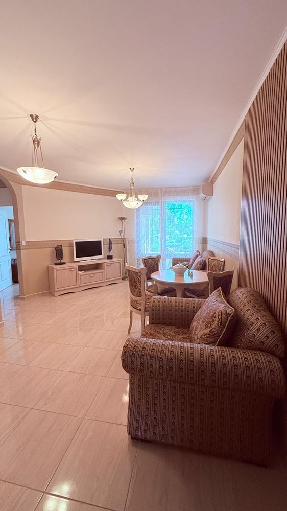 Luxusní dvoupokojový apartmán v komplexu v Nesebaru – 200 metrů od pláže, výhled na bazén a zahradu