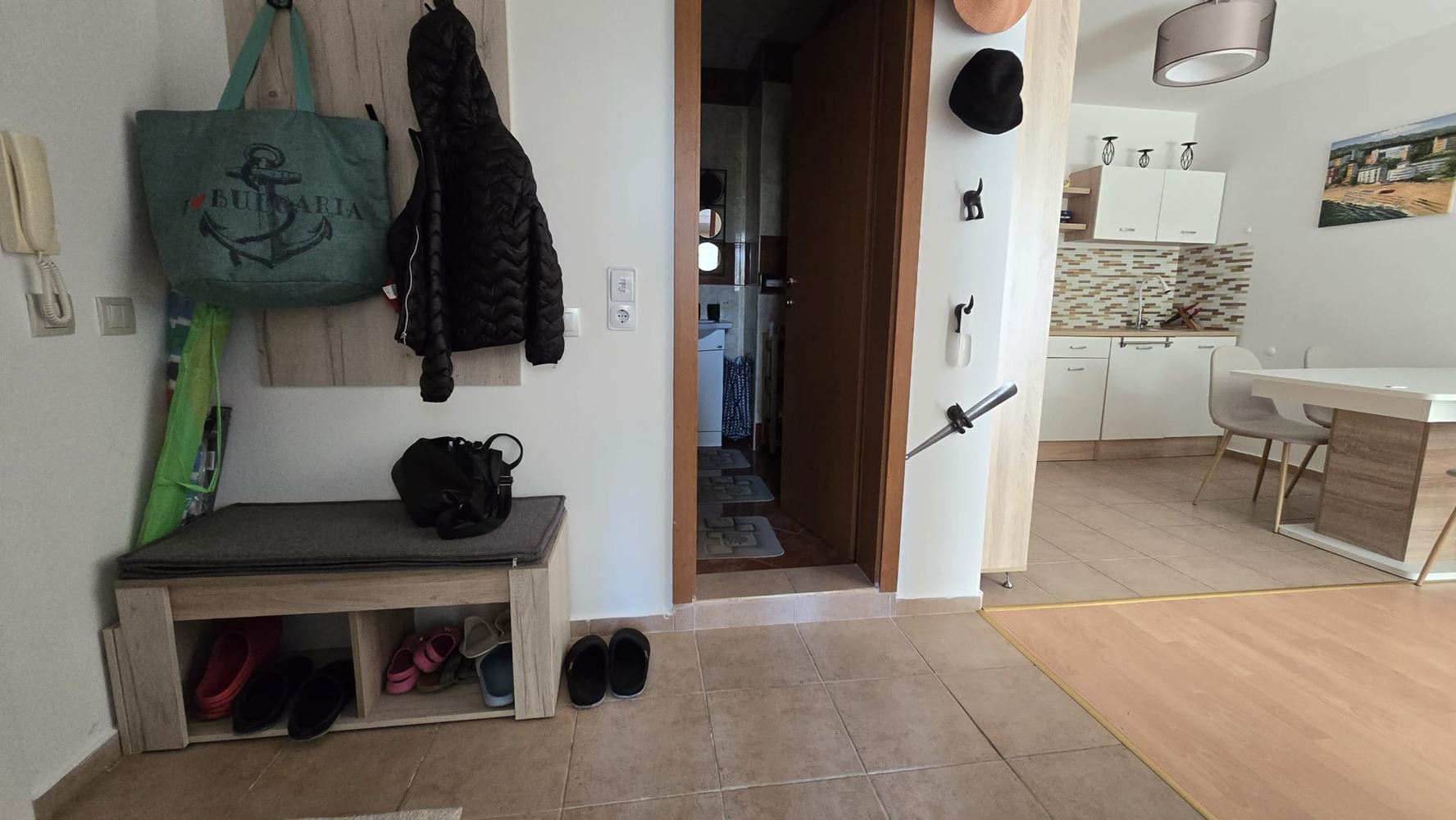 Stylový apartmán s jednou ložnicí v elitním komplexu ve Sveti Vlas – komfort, klid a celoroční pohodlí