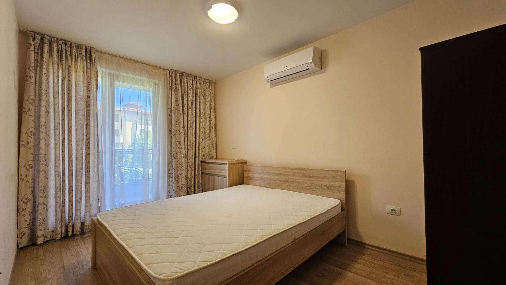 Nemovitost v první linii u moře – útulný apartmán s jednou ložnicí ve Svatém Vlasu