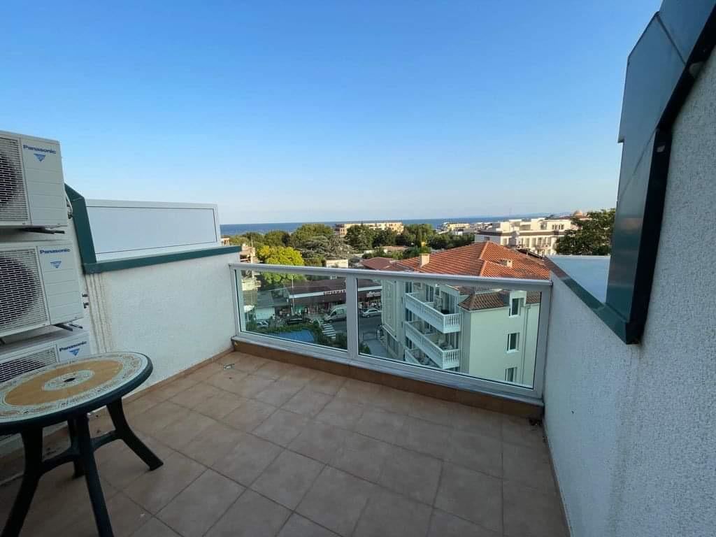 Panoramatický byt se dvěma ložnicemi s výhledem na moře v Ravdě – světlo, prostor a nízký poplatek za údržbu