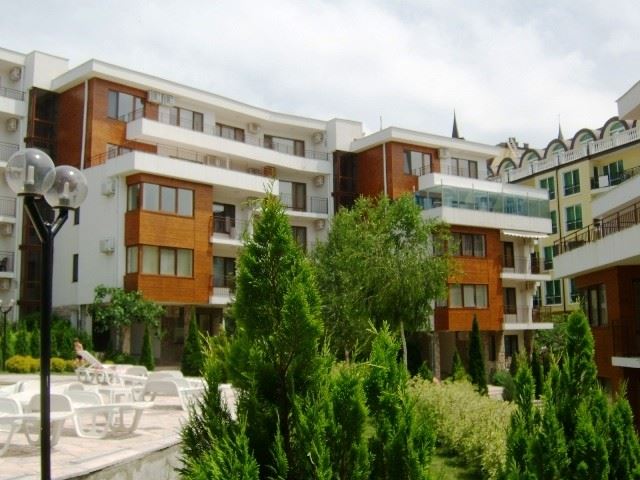 Panoramatický apartmán se dvěma ložnicemi jen pár metrů od pláže v Elenite s úžasným výhledem na záliv
