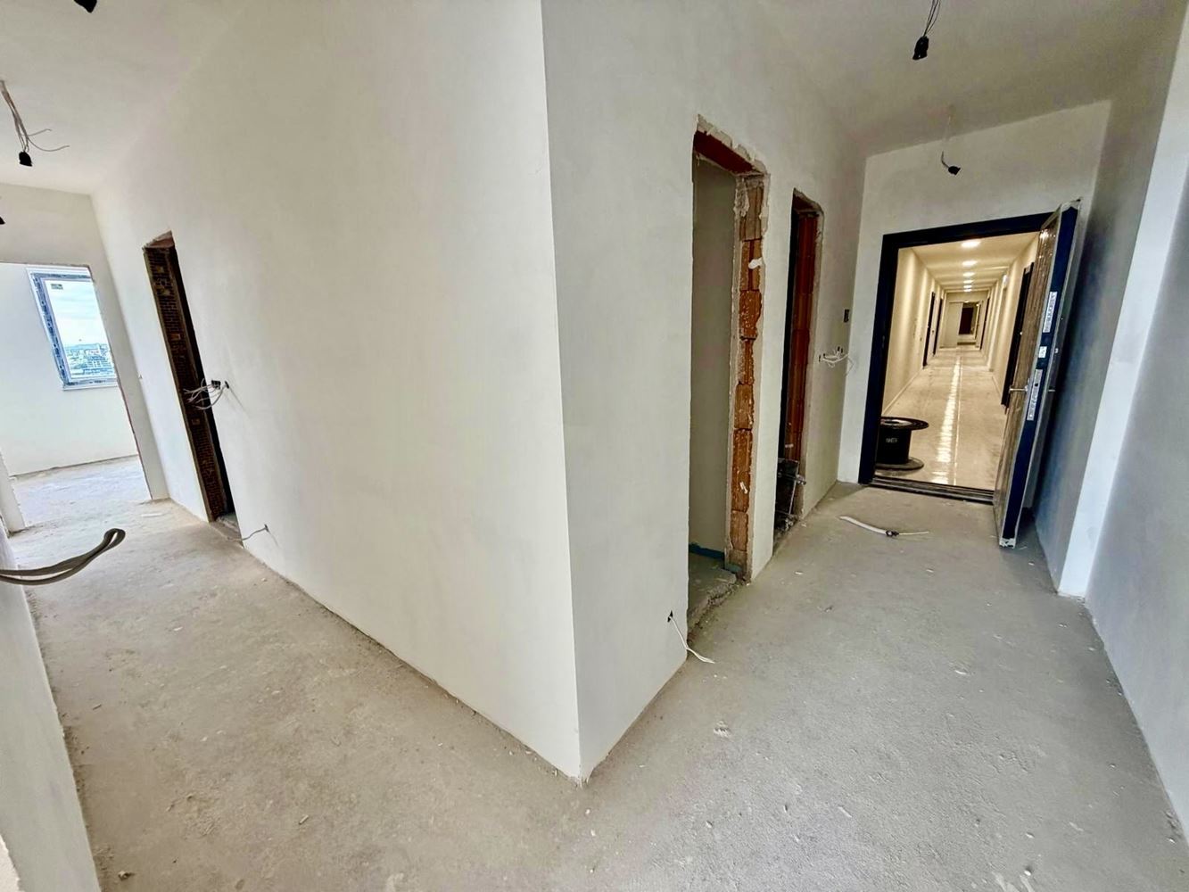 Moderní apartmán se dvěma ložnicemi a výhledem na jezero v Burgasu. S parkovacím místem!