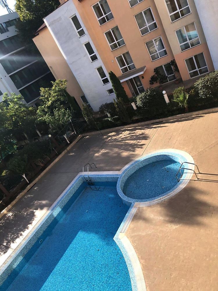 Prostorné studio s výhledem na bazén v Sunny Beach – plně zařízené