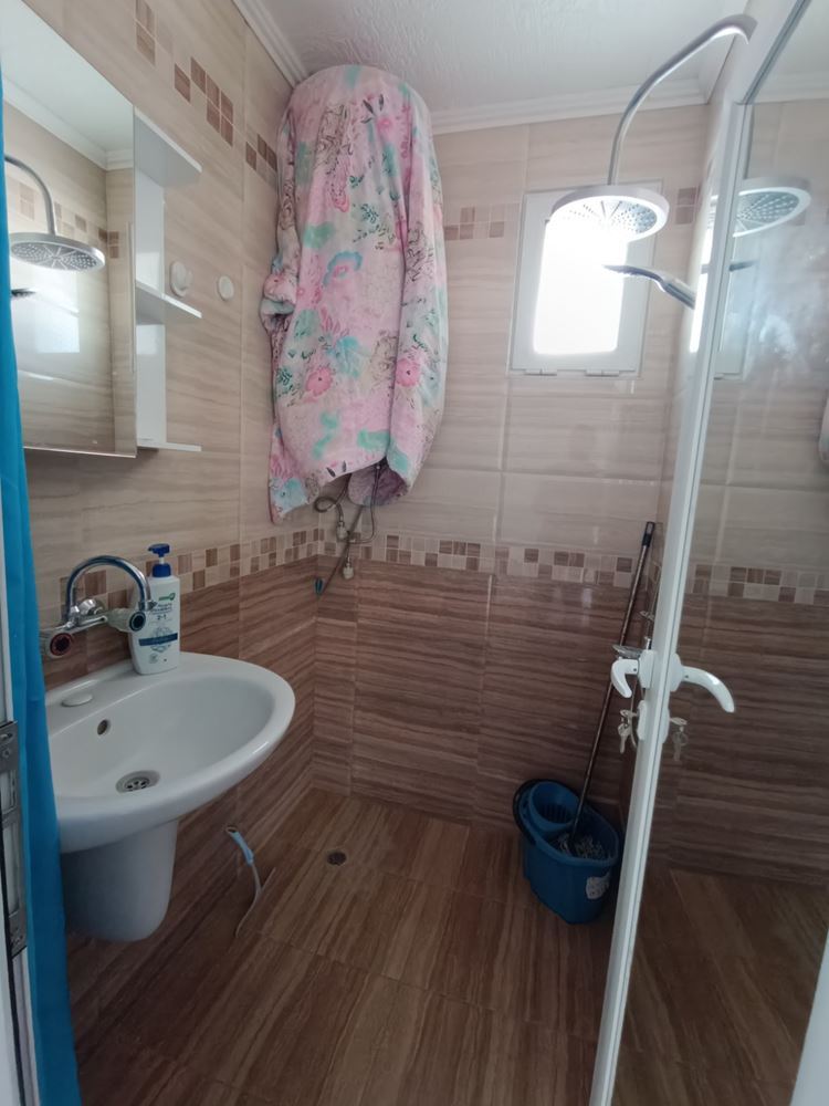 Byt se dvěma ložnicemi a výhledem na moře bez poplatku za údržbu ve Sveti Vlasu