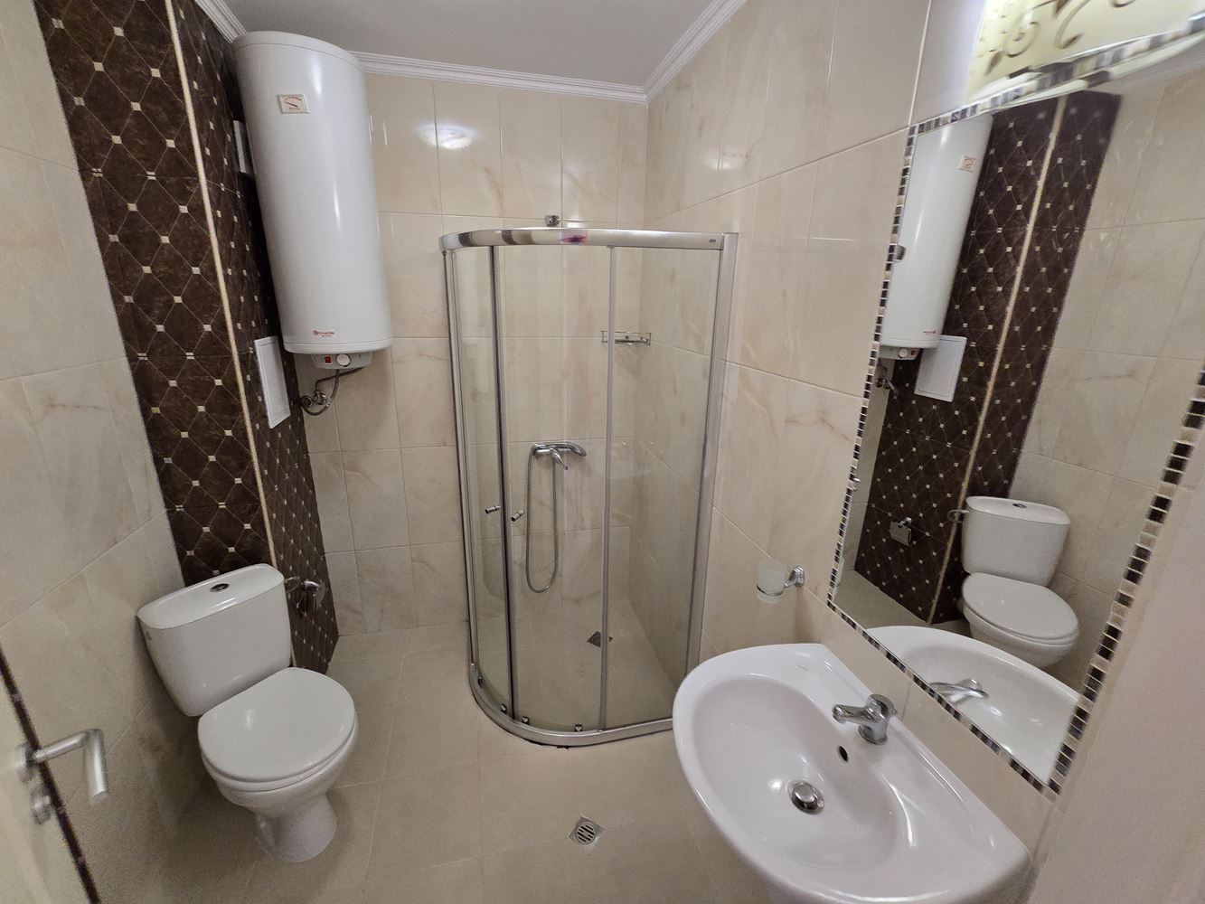 Moderní apartmán s jednou ložnicí v Slunečném pobřeží – nová rekonstrukce, skvělá investice a připravený k nastěhování