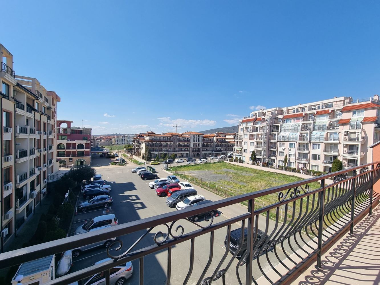 Světlý a moderní byt ve výborné lokalitě – kombinace komfortu, přírody a mořské atmosféry