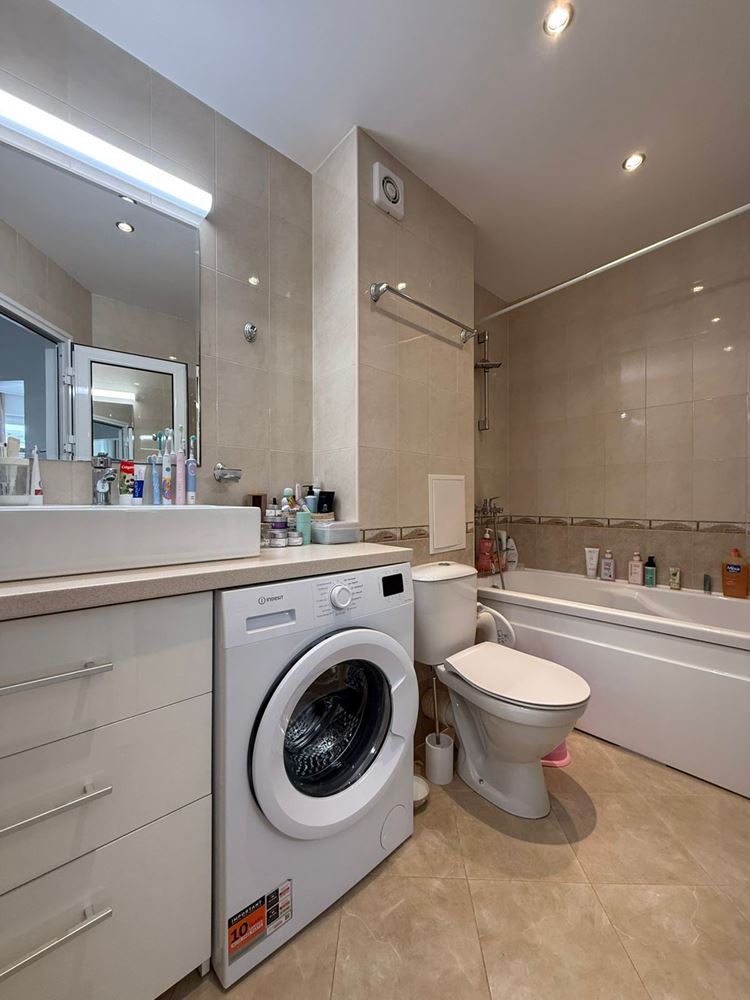 Dvoupokojový apartmán 100 m od moře ve Sveti Vlas – vysoká kvalita života, klid a vynikající lokalita