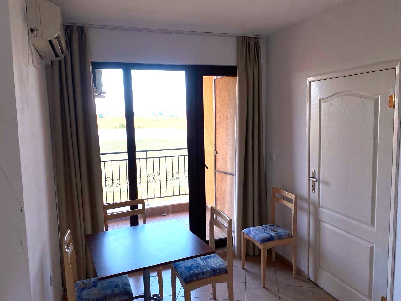 Apartmán na první linii s panoramatickým výhledem na moře a kompletním zázemím – Aheloy