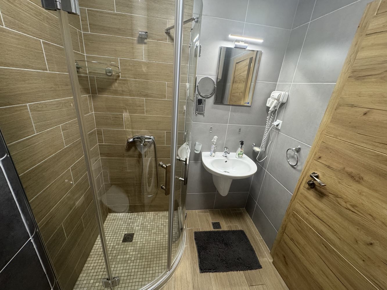 Elegantní studio v luxusním komplexu v srdci Slunečného pobřeží – pohodlí, styl a prestiž