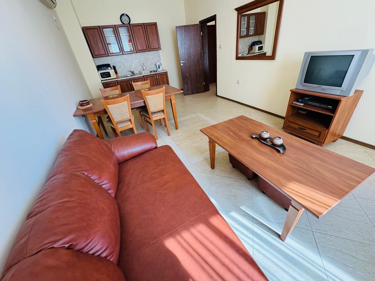 Apartmán s jednou ložnicí a výhledem na bazén – pouze 300 m od moře v Sunny Beach