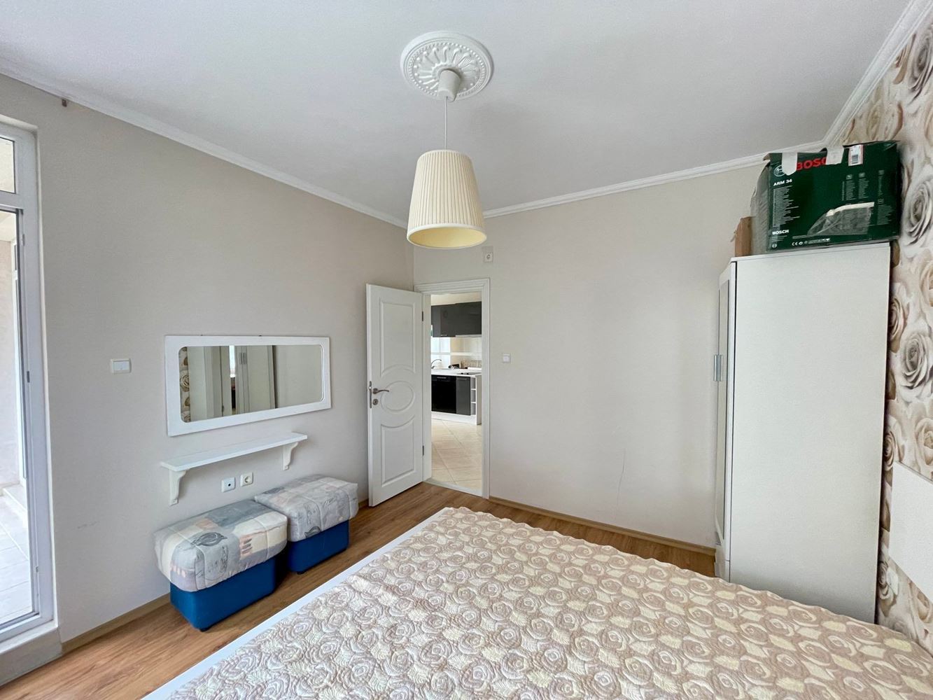 Útulný apartmán s jednou ložnicí a výhledem na bazén v klidném komplexu ve Slunečném pobřeží