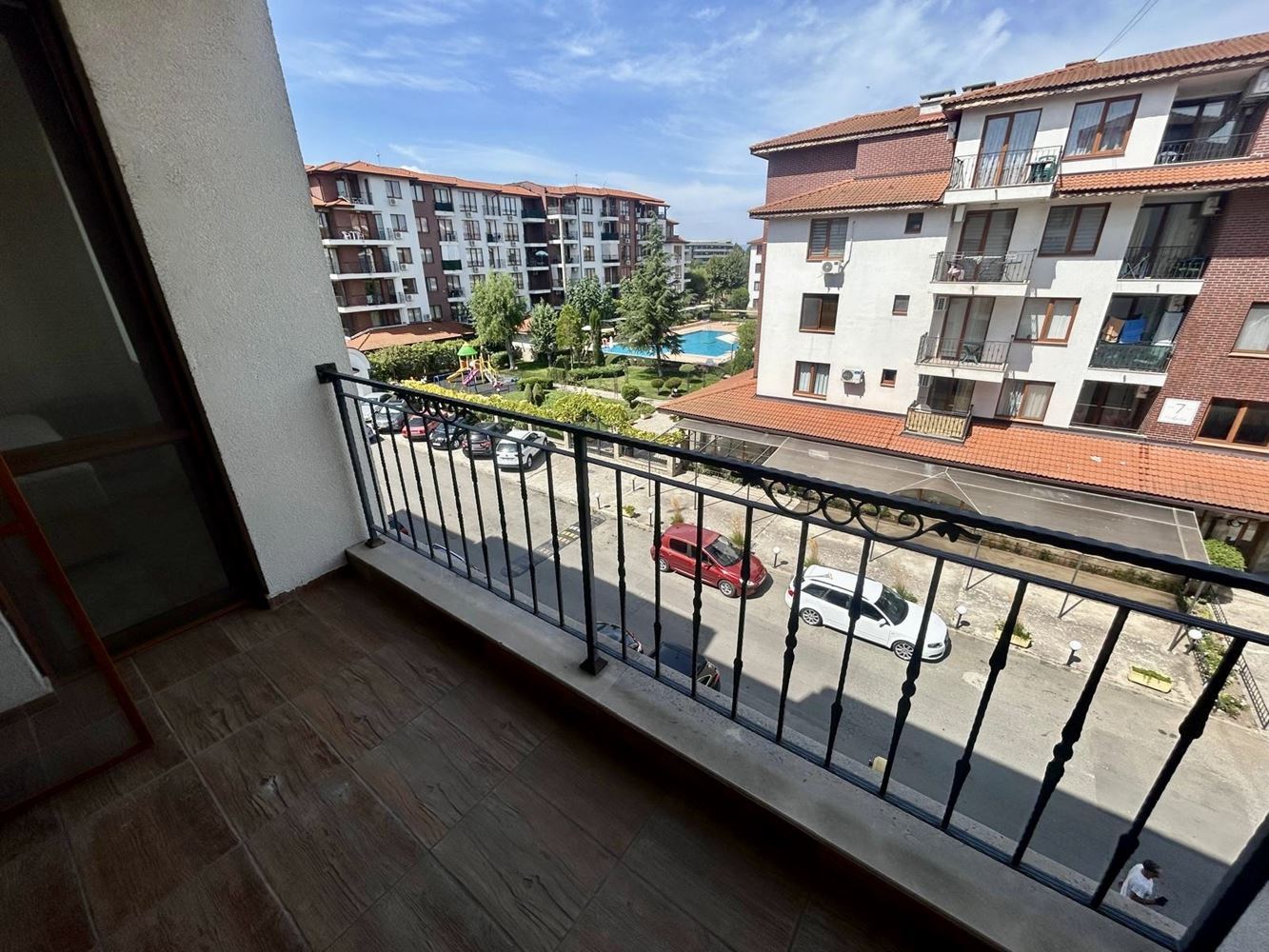 Prostorný apartmán se dvěma ložnicemi v Nesebaru – dvě terasy a možnost třetí ložnice
