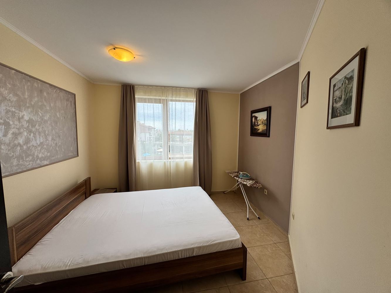 Apartmán s jednou ložnicí a výhledem na bazén v Nesebaru – komfort, moře a vynikající podmínky pro dovolenou a investici