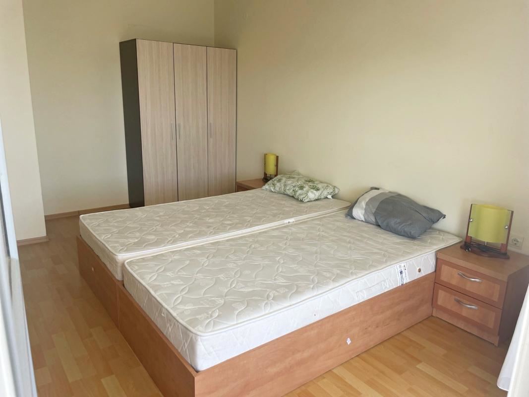 Prostorný apartmán s jednou ložnicí v top lokalitě v srdci Slunečného pobřeží