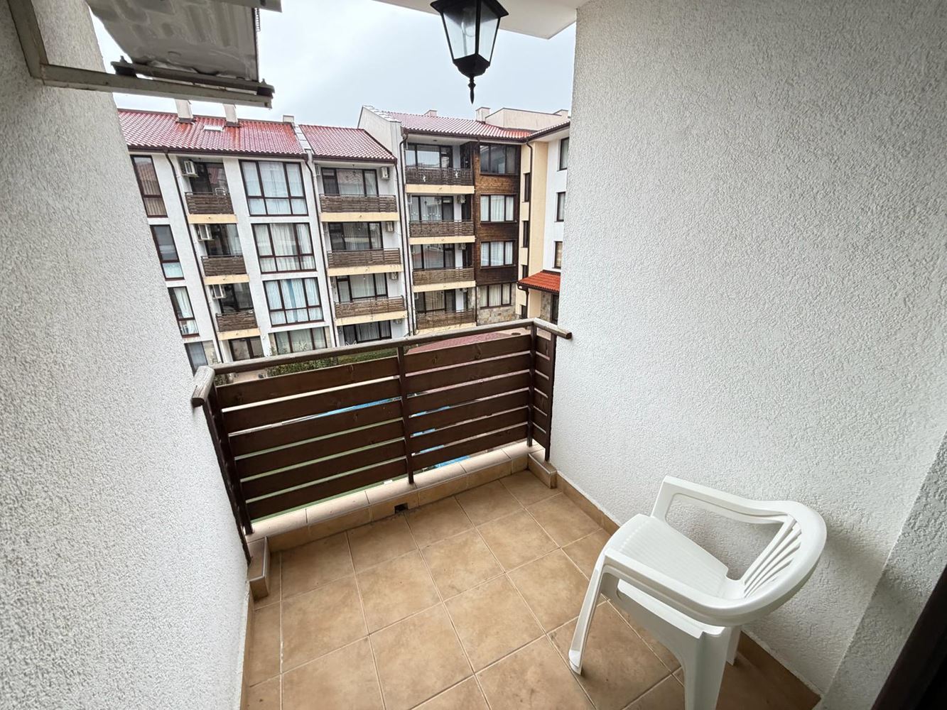 Prostorný třípokojový apartmán v Nesebaru – plně zařízený, v klidné a rychle se rozvíjející oblasti u moře