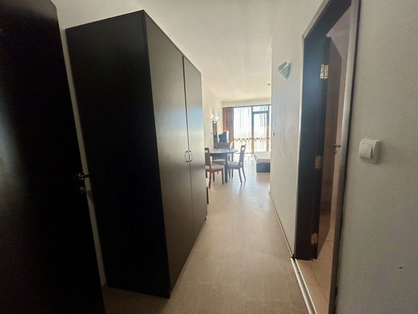 Slunečné pobřeží – prostorné studio s výhledem na moře jen 200 m od pláže