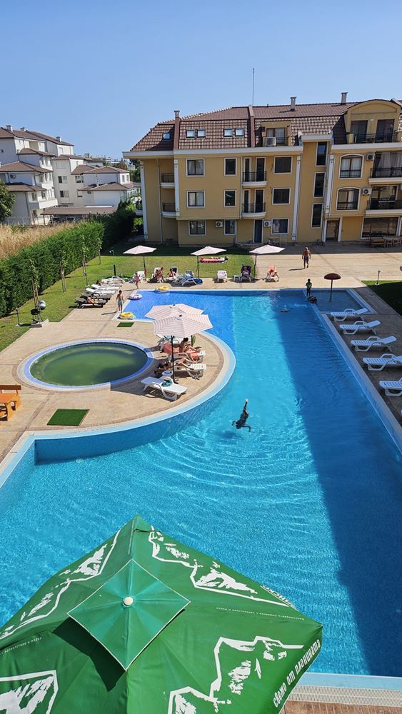 Dvoupokojový apartmán s Akt 16 v Ravdě, čtvrté patro – moderní budova, výborná lokalita a investiční potenciál