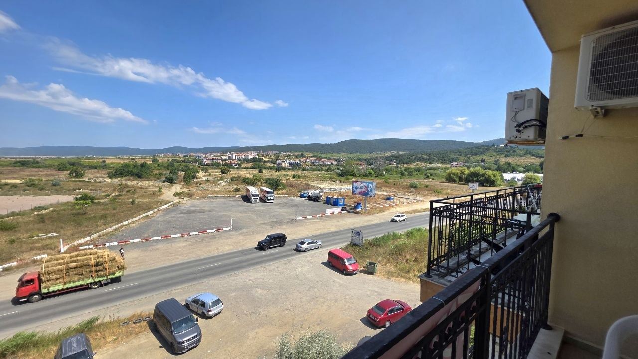 Prostorný byt s jednou ložnicí v blízkosti supermarketu Lidl ve Slunečném pobřeží