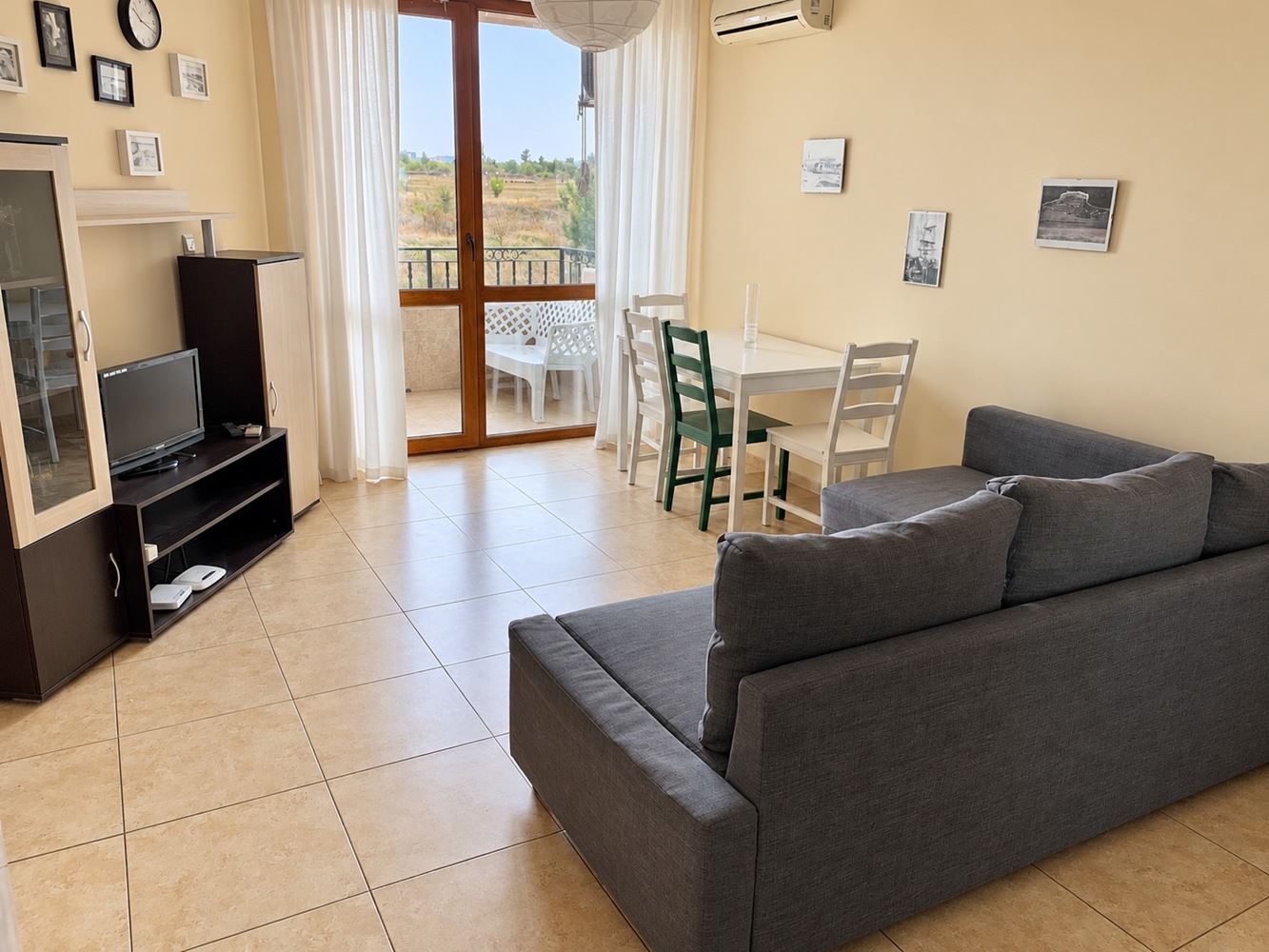 Prostorný apartmán se dvěma ložnicemi a výhledem do přírody v Nesebaru