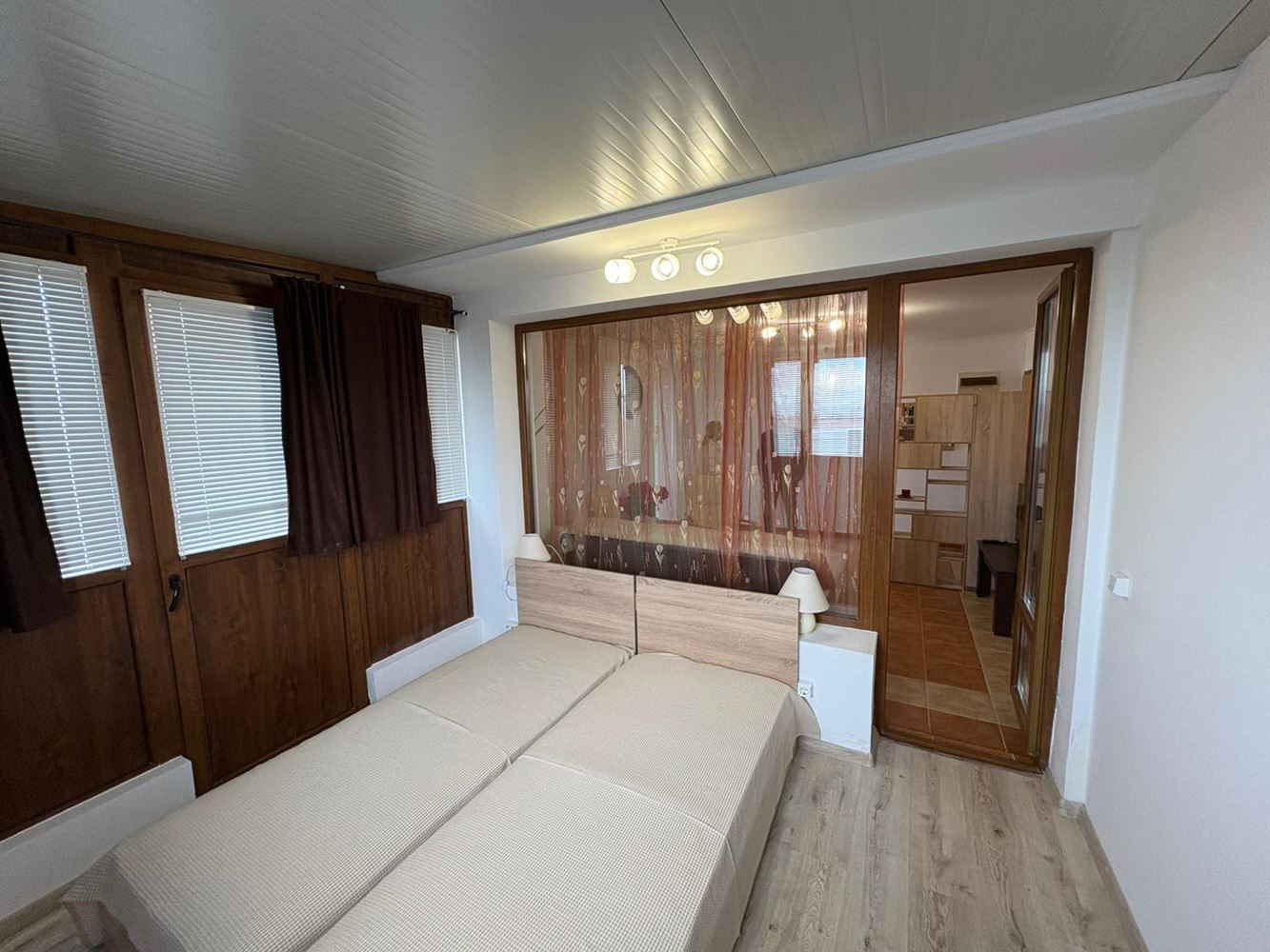 Pomorie – prostorný apartmán se 2 ložnicemi v první linii s výhledem na moře a nízkými náklady na údržbu