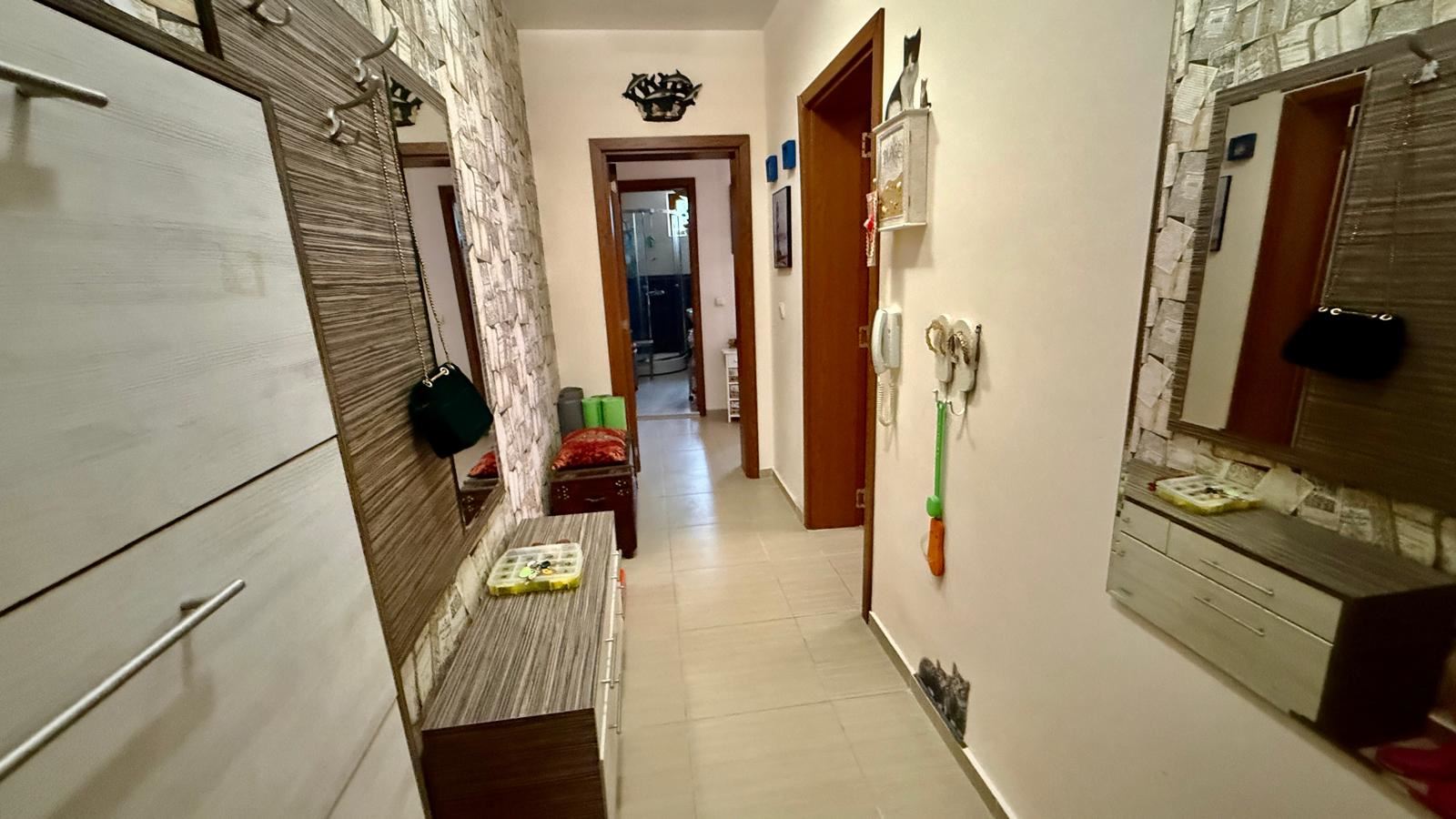Apartmán se dvěma ložnicemi v první linii u moře v Nesebaru – prostornost, dvě ložnice a moře přímo před komplexem