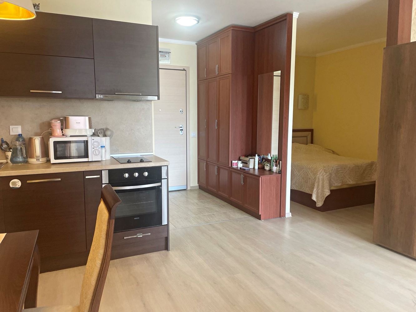 Prostorný apartmán se dvěma ložnicemi 100 metrů od pláže v Nesebaru