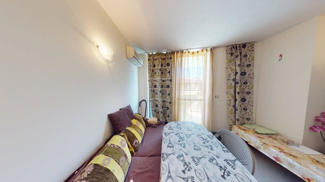 Světlý dvoupokojový apartmán na Slunečném pobřeží – komfort, bezpečí a výborná infrastruktura