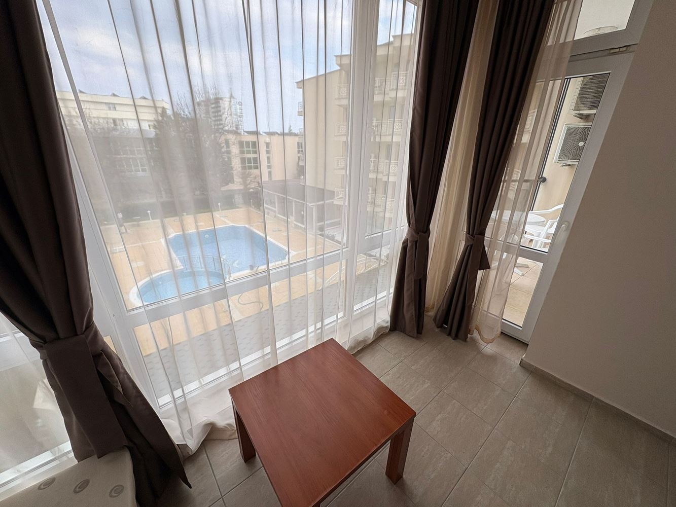  Apartmán se dvěma ložnicemi 300 metrů od pláže v centru Slunečného pobřeží
