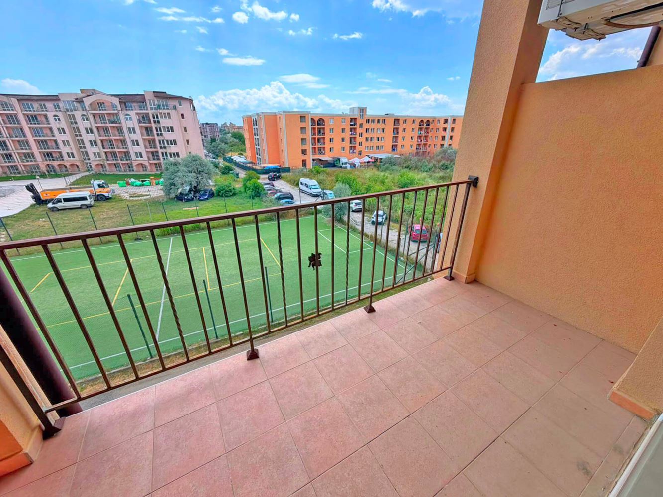 Útulný apartmán s jednou ložnicí v moderním komplexu na Slunečním pobřeží