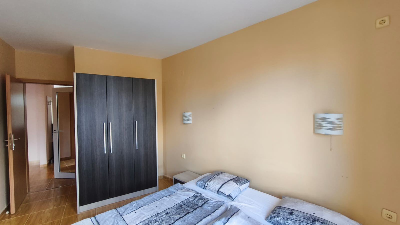 Prostorný apartmán se dvěma ložnicemi a výhledem na moře ve Sveti Vlas, 200 metrů od pláže