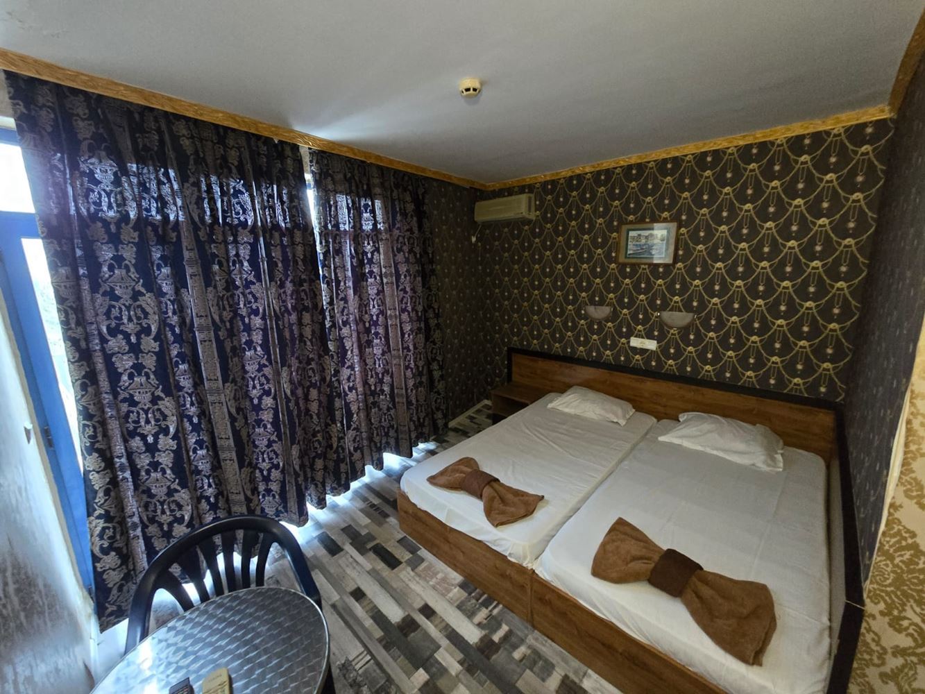 Stylové studio v centru Slunečného pobřeží s výhledem na park a město