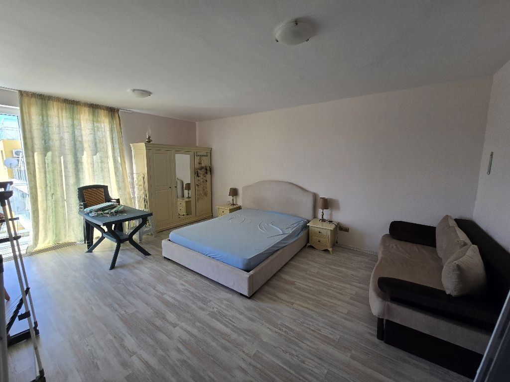 Dvoupokojový apartmán v první linii s výhledem na moře v Carevu – luxus, klid a unikátní lokalita