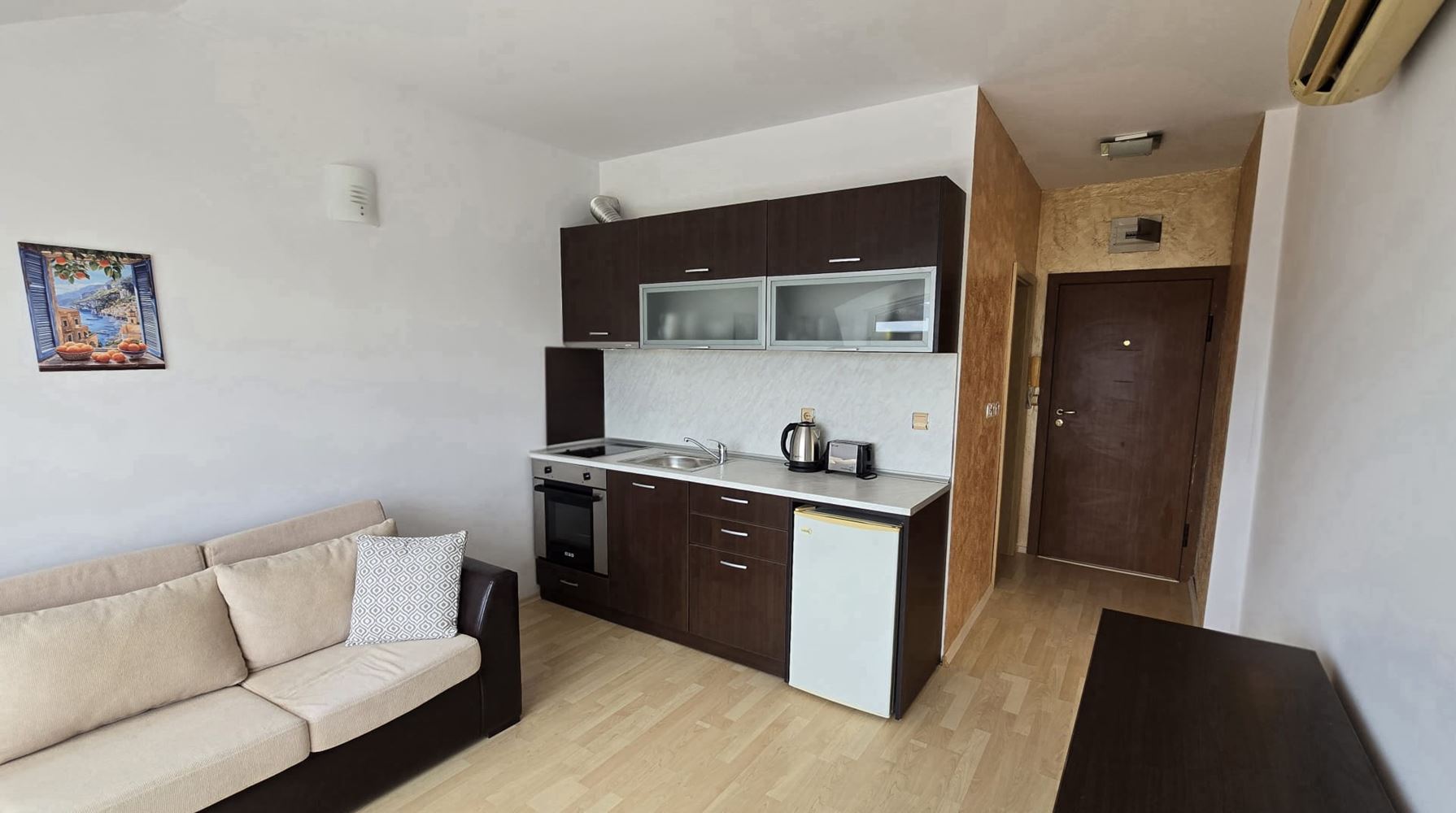Apartmán s jednou ložnicí s výhledem na park ve Slunečném pobřeží – skvělá investiční příležitost pro pronájem