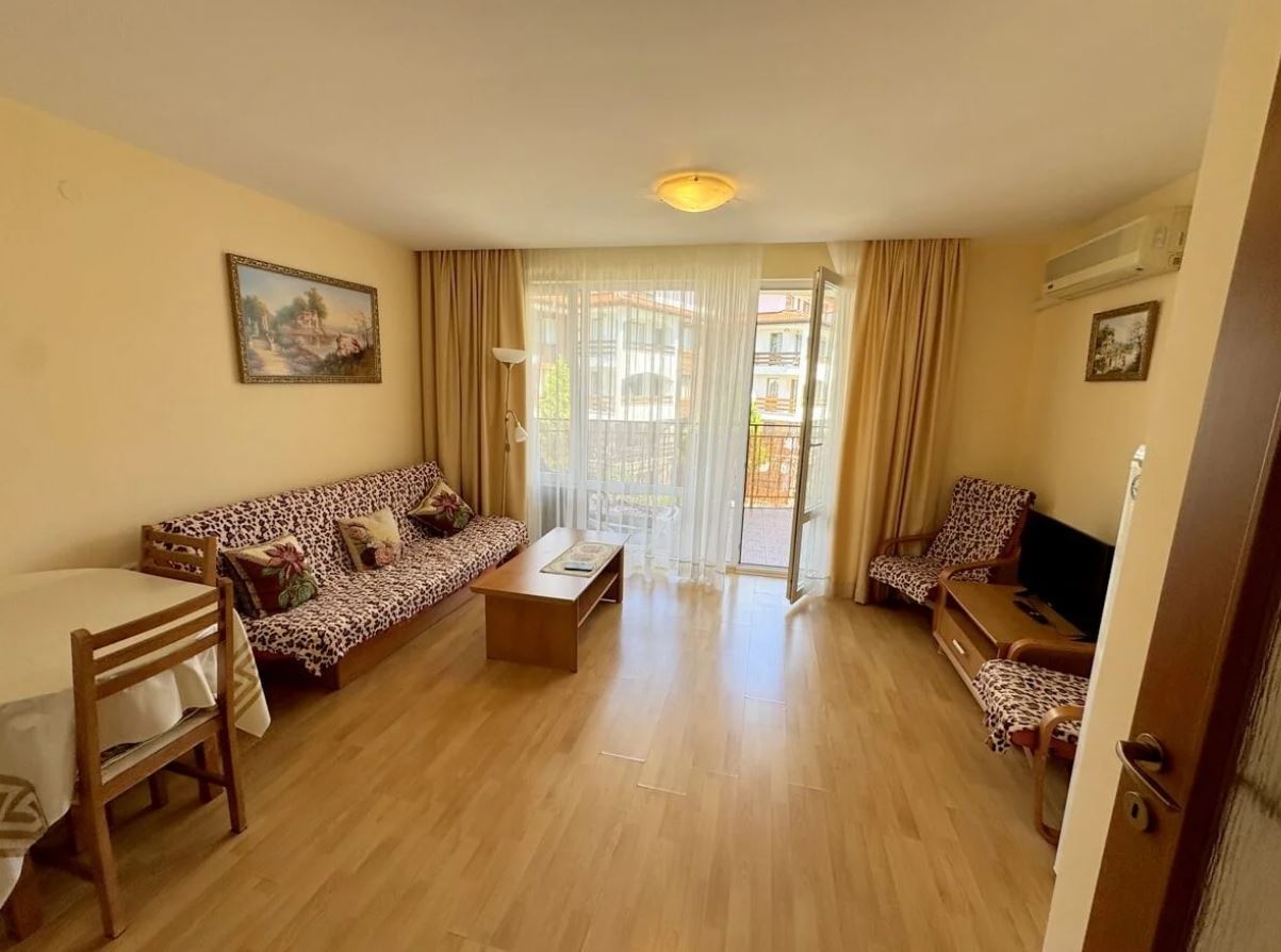 Krásný apartmán v první linii u moře v prestižním komplexu poblíž Elenite a Sveti Vlas