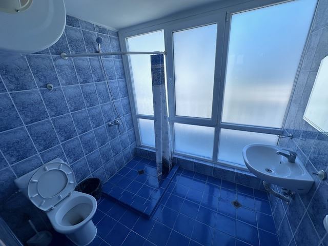 Život v první linii – prostorný byt se třemi ložnicemi s čelním výhledem na moře v Pomorie