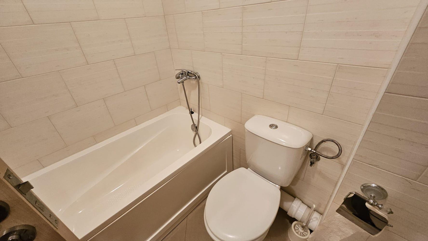 Prostorný apartmán se dvěma ložnicemi s vynikajícím potenciálem na Slunečném pobřeží – 110 m² komfortu a funkčnosti