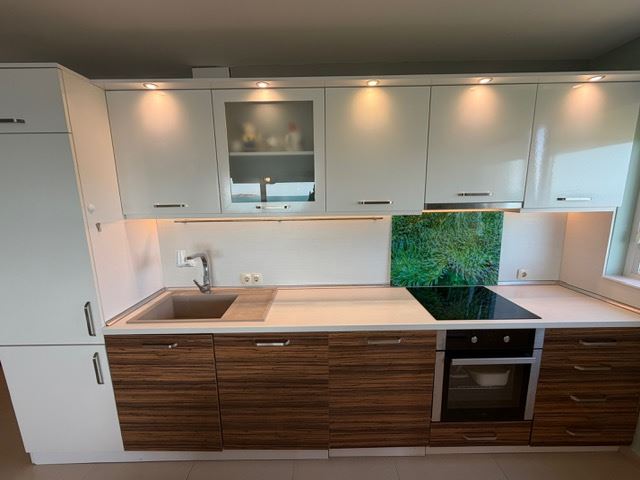 Prostorný apartmán se 2 ložnicemi v první linii u moře s čelním panoramatickým výhledem na moře