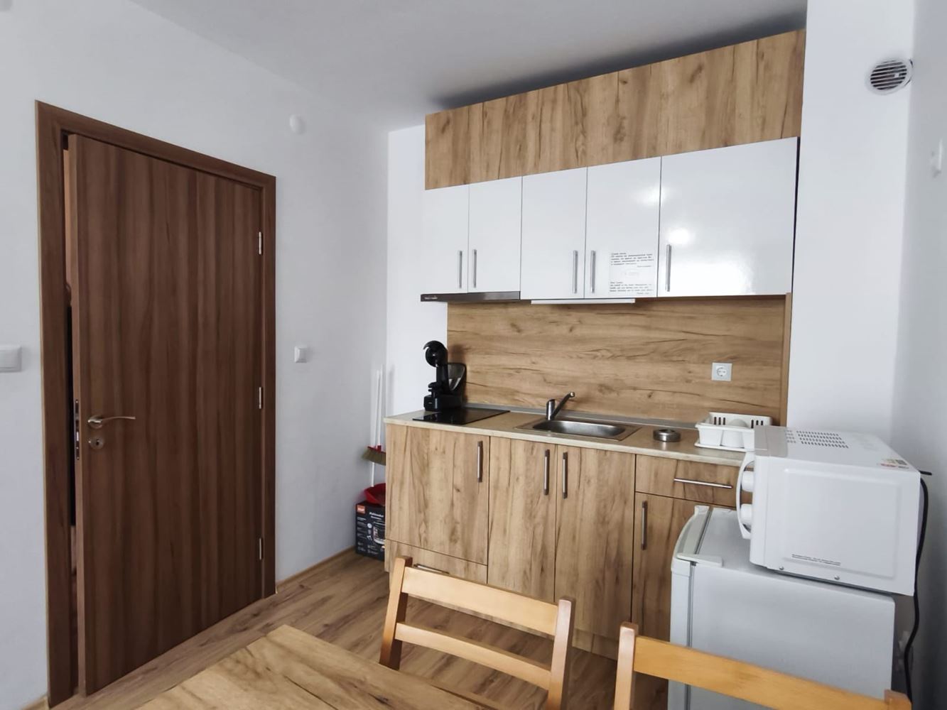 Prostorný apartmán s jednou ložnicí v Aheloy – připravený k nastěhování, jen pár kroků od moře
