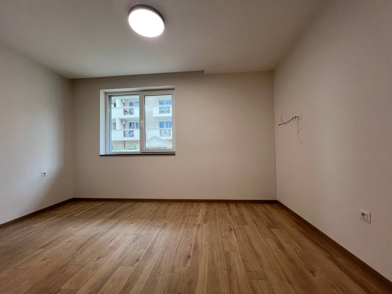 Nový apartmán s jednou ložnicí v moderním komplexu ve Slunečném pobřeží