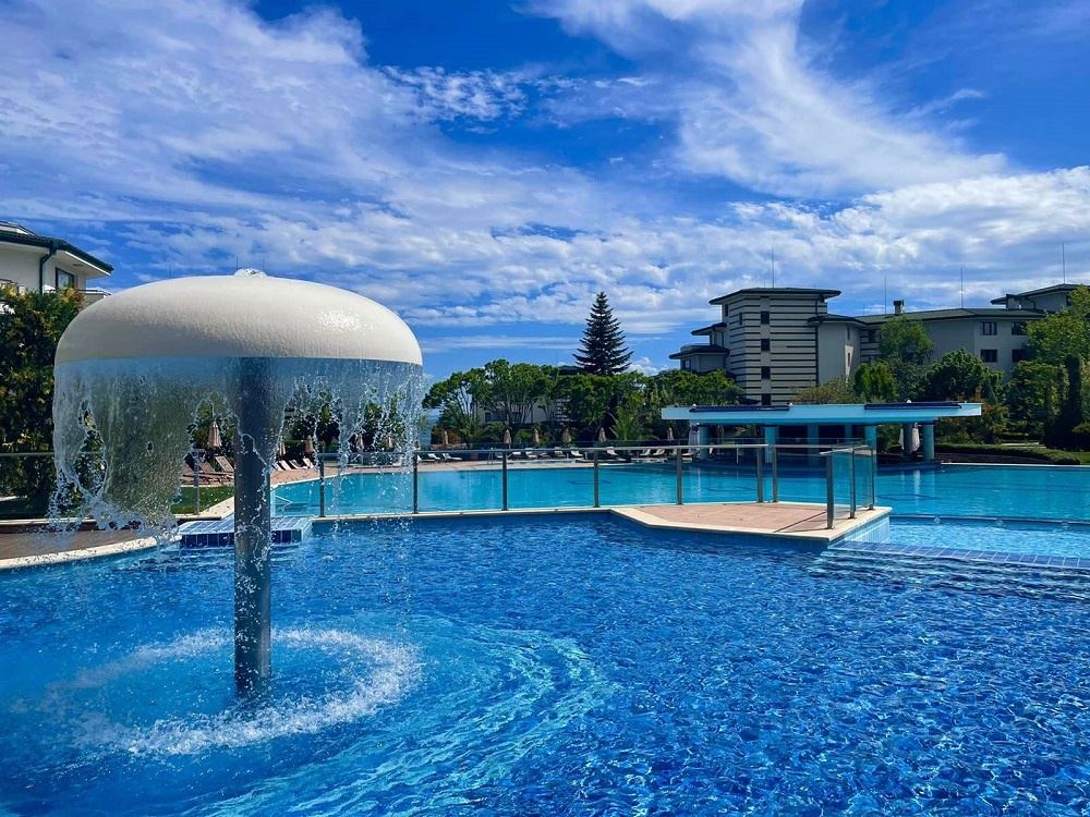 Vysoký standard a pestré vybavení – Skvělé dvoupokojové apartmá v luxusním komplexu přímo u moře v Ravda