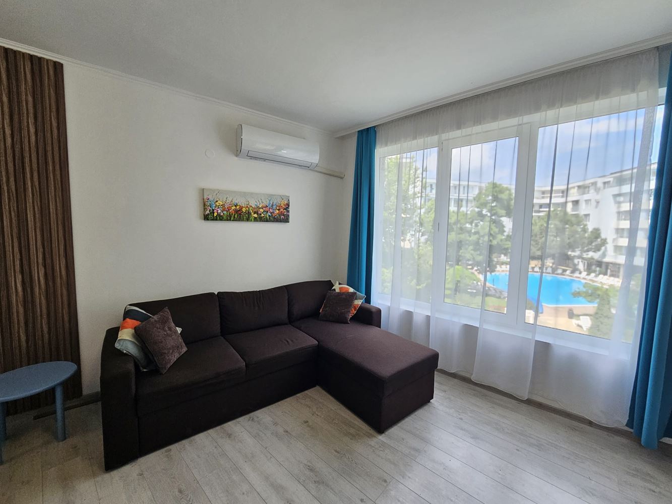 Pouhých 100 metrů od moře! Prostorný apartmán s jednou ložnicí s výhledem na bazén v jednom z nejžádanějších komplexů na Slunečném pobřeží