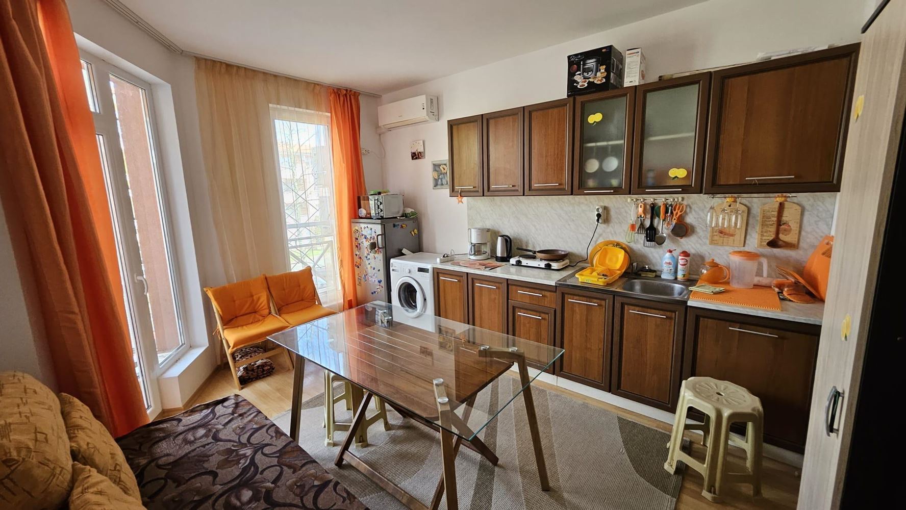 Moderní byt s jednou ložnicí v uzavřeném komplexu s bazény a vodními atrakcemi v oblasti Slunečného pobřeží