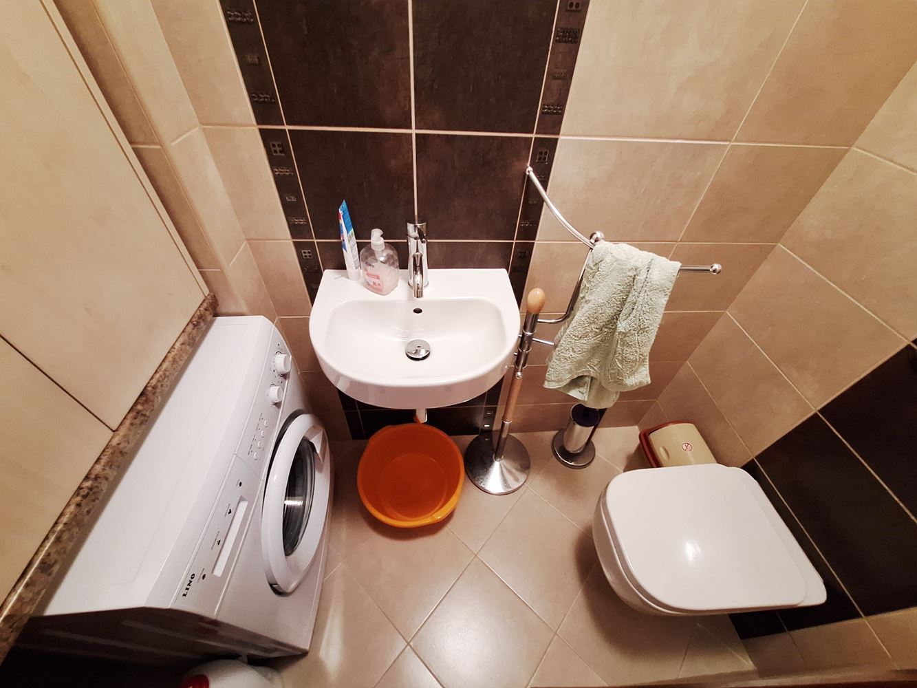 Prostorný apartmán se dvěma ložnicemi a parkovacím místem 200 metrů od moře ve Sveti Vlas