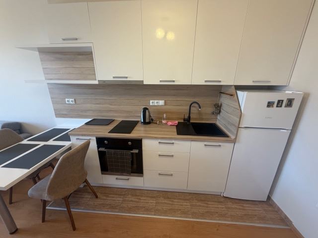 Studio s výhledem na moře v luxusním komplexu v Aheloy – komfort, styl a relaxace