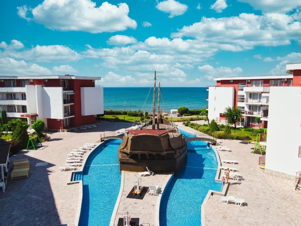 Krásný apartmán v první linii u moře v prestižním komplexu poblíž Elenite a Sveti Vlas
