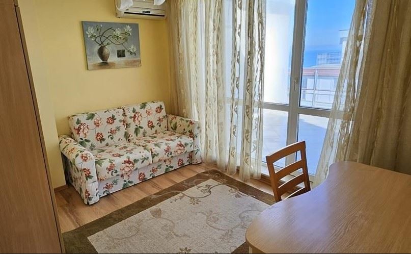 Výjimečný apartmán se dvěma ložnicemi a panoramatickým výhledem na moře v Pomorie
